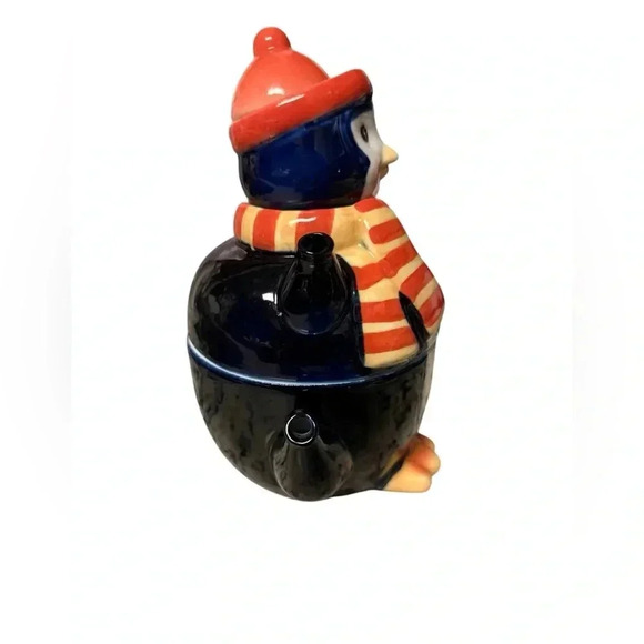 Penguin double teapot two bottom pieces are teapots NWOT 7”w x 5” deep x 8” tall - Picture 4 of 11